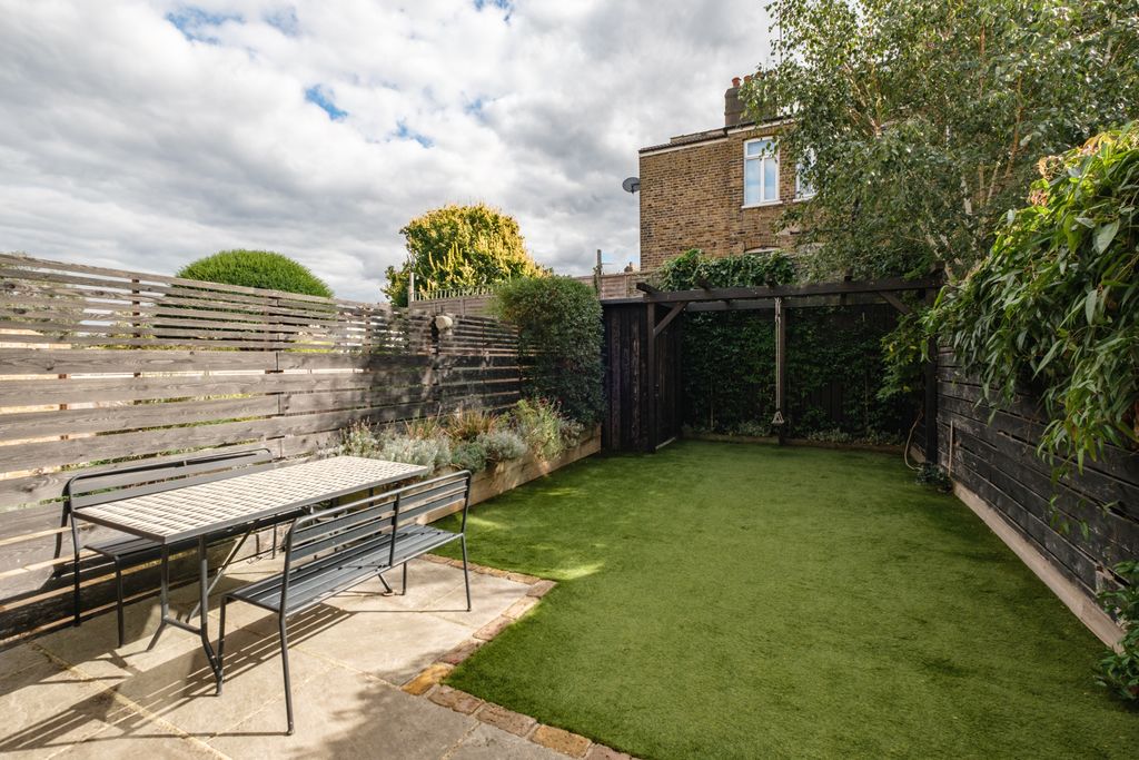 Property photo 3 of 34