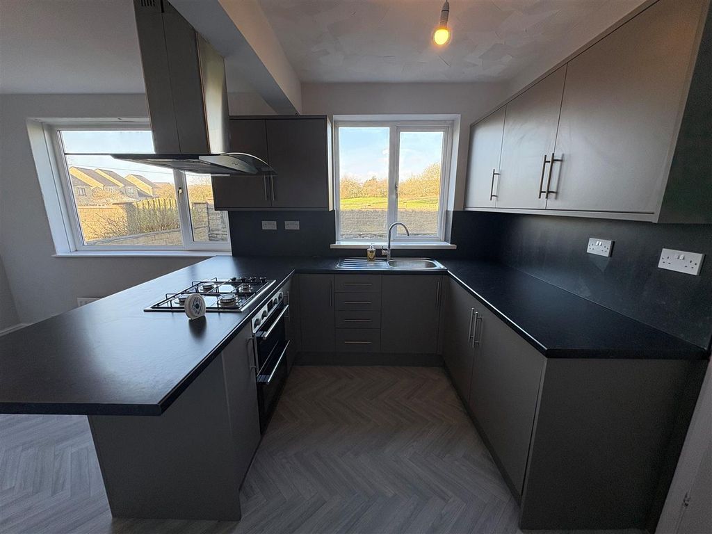 Property photo 3 of 26