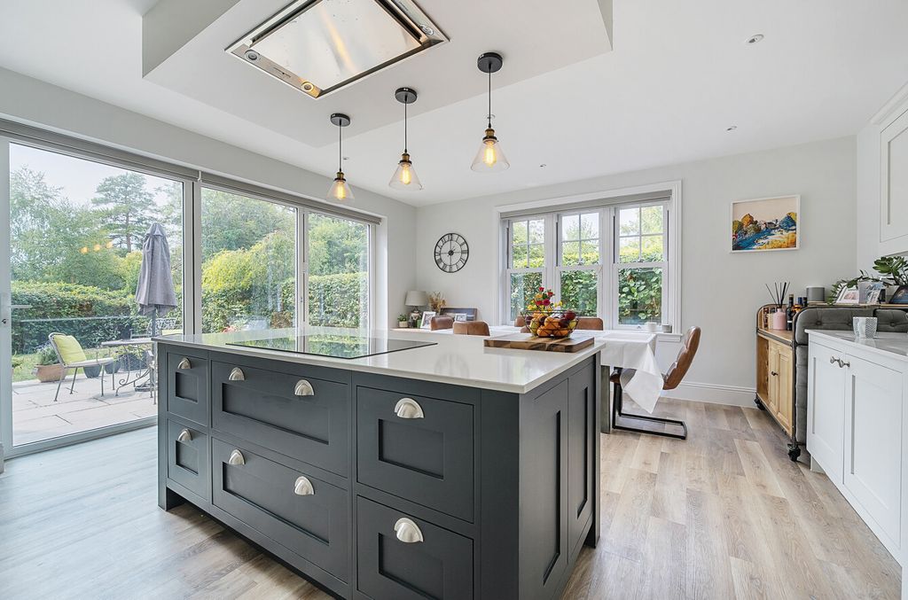 Property photo 2 of 13 1340439-33-68A484...