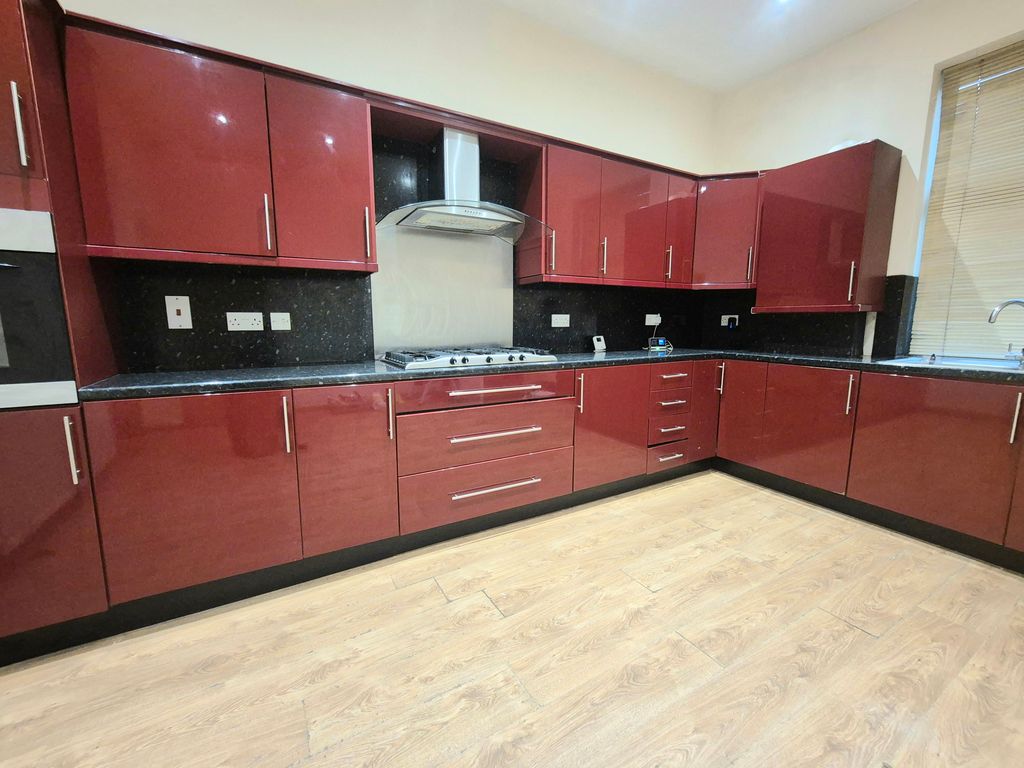 Property photo 2 of 9 Image