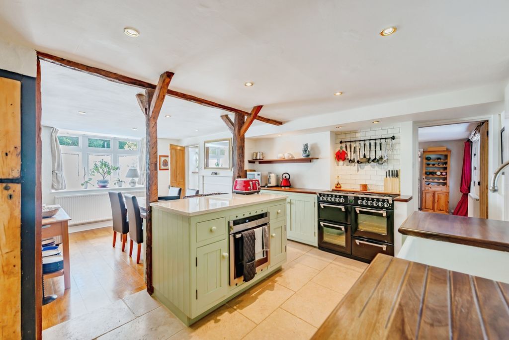 Property photo 2 of 21 Kitchen/Breakfast Room