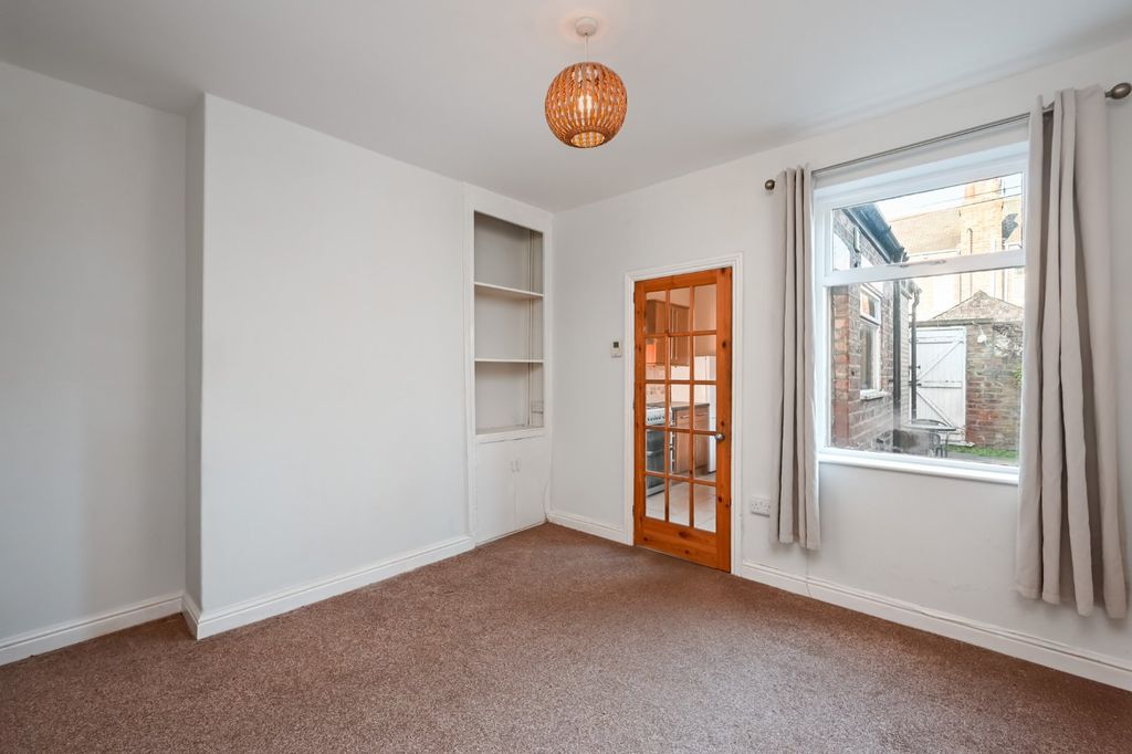 Property photo 2 of 8 Picture 2