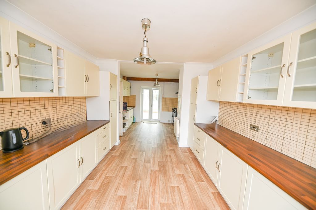 Property photo 2 of 19 Photo 13