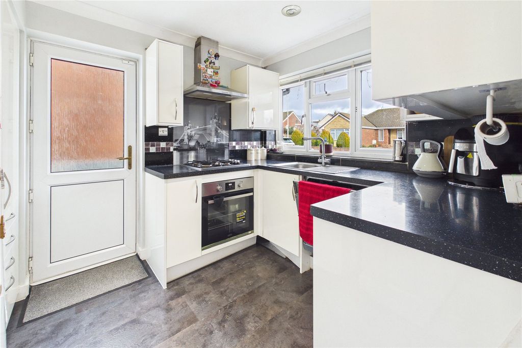 Property photo 2 of 20 Kitchen