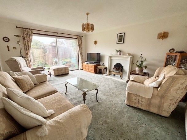 Property photo 3 of 17 Sitting Room