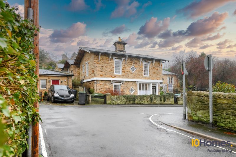 Property photo 1 of 30 Photo 6