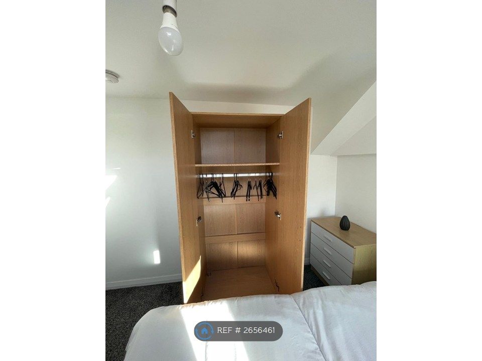 Property photo 3 of 15 Room 1