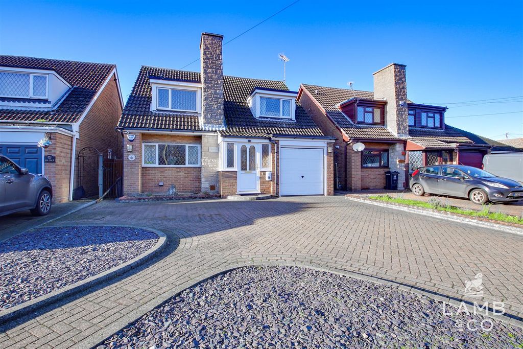 Property photo 1 of 19 Outside