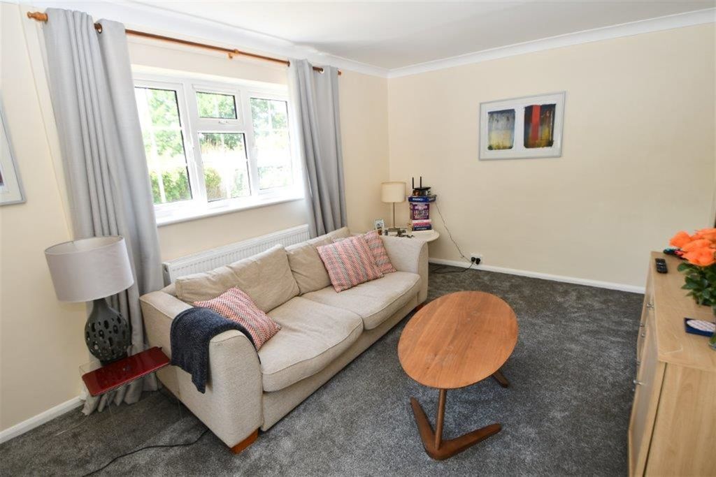 Property photo 3 of 10 Lounge