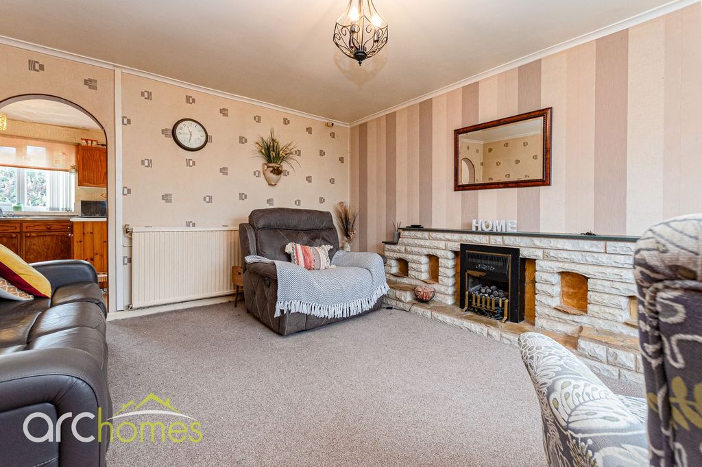 Property photo 2 of 14