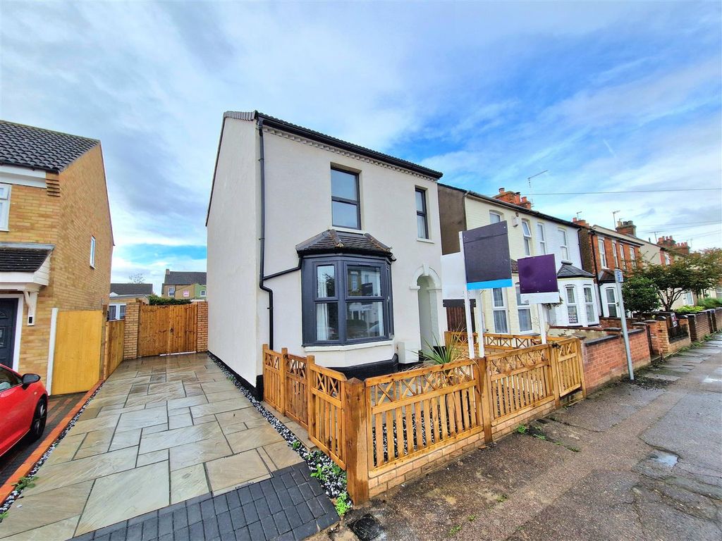 Property photo 1 of 18