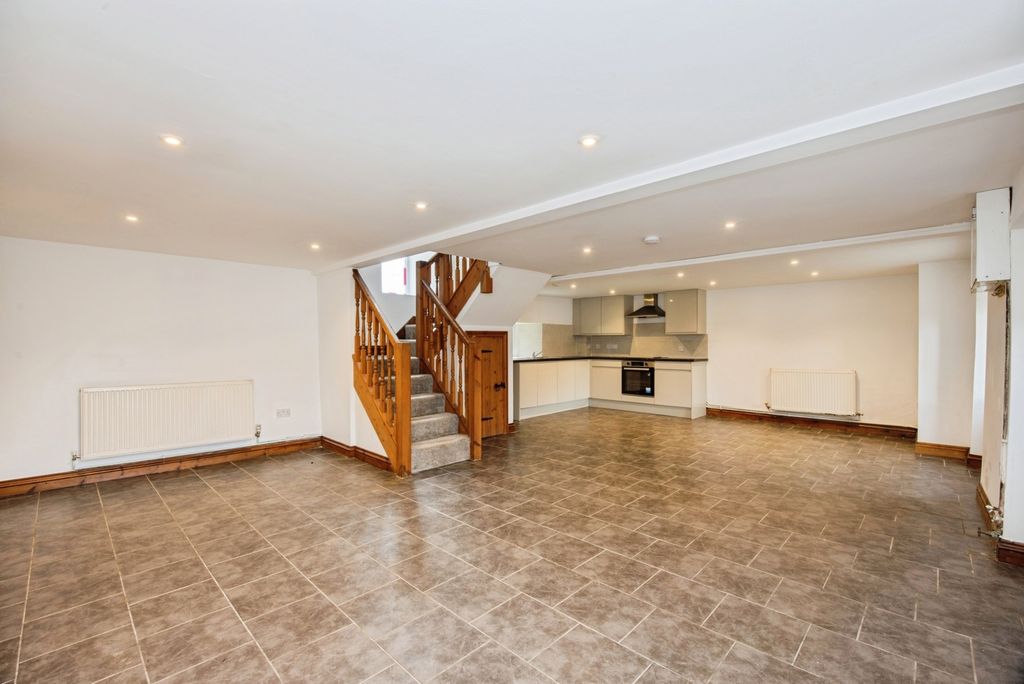 Property photo 3 of 20 Pbox-Img.Jpg