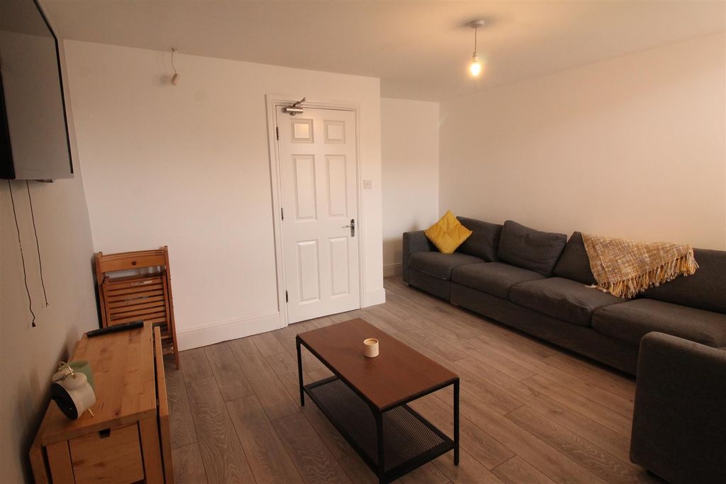 Property photo 1 of 8 Img_2394.Jpg