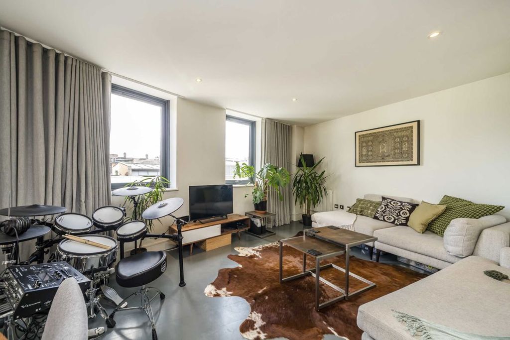 Property photo 2 of 10