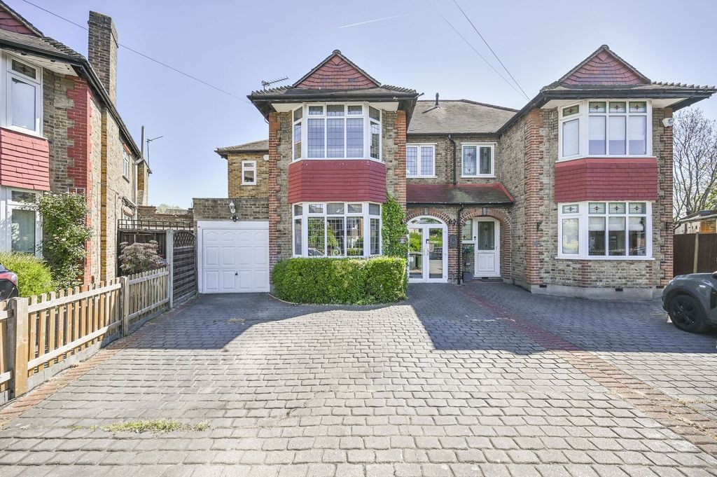Property photo 2 of 30