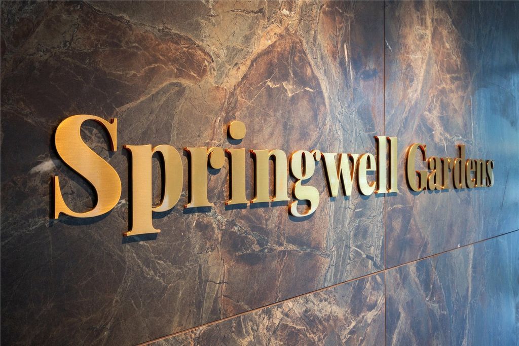 Property photo 1 of 19 Springwell Gardens