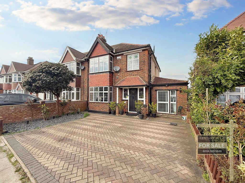 Property photo 2 of 18