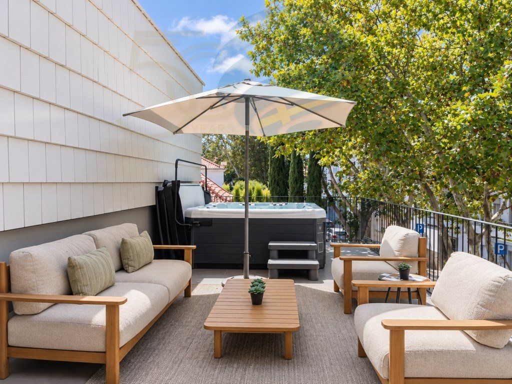 Property photo 1 of 37 Exclusive Apartment With Private Terrace In Cascais' Historic Centre