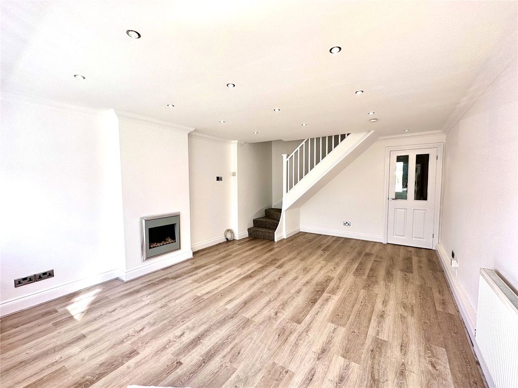 Property photo 3 of 10 Lounge View 2