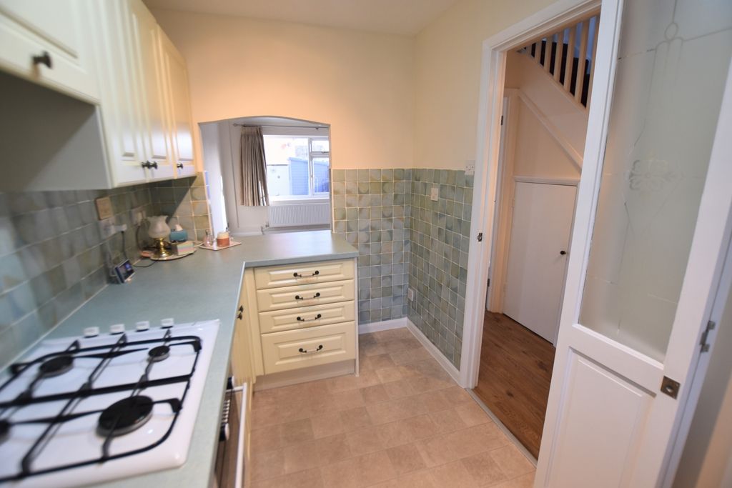 Property photo 3 of 17 35 Friary Gardens Kitchen 3
