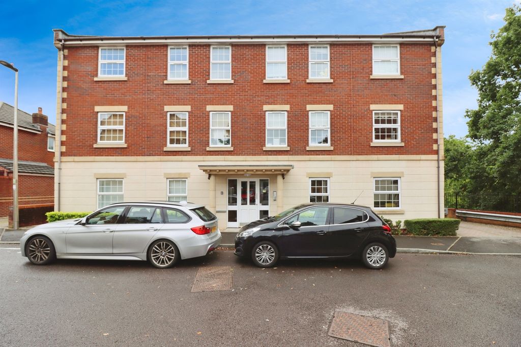 Property photo 1 of 16