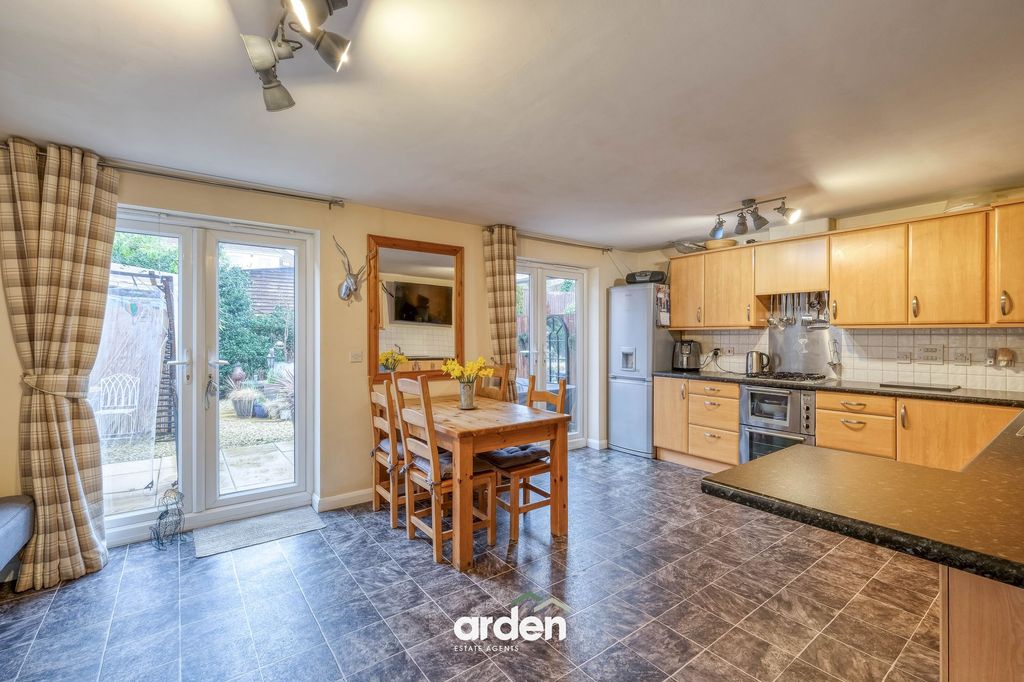 Property photo 3 of 15