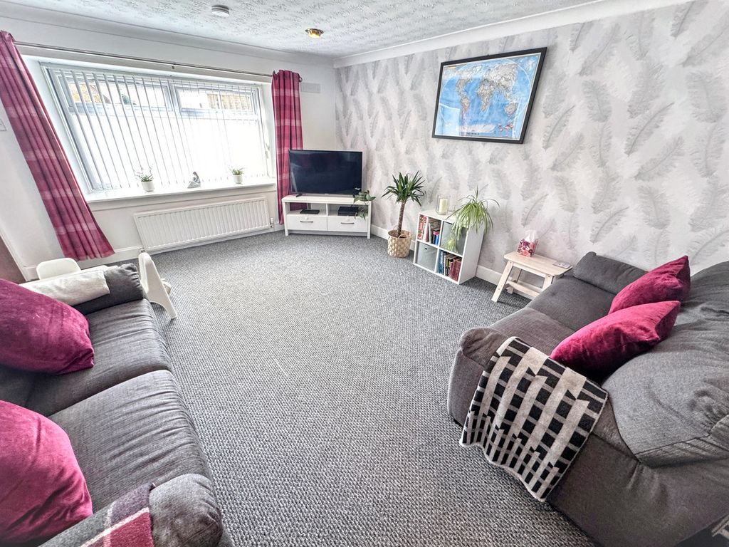 Property photo 3 of 25