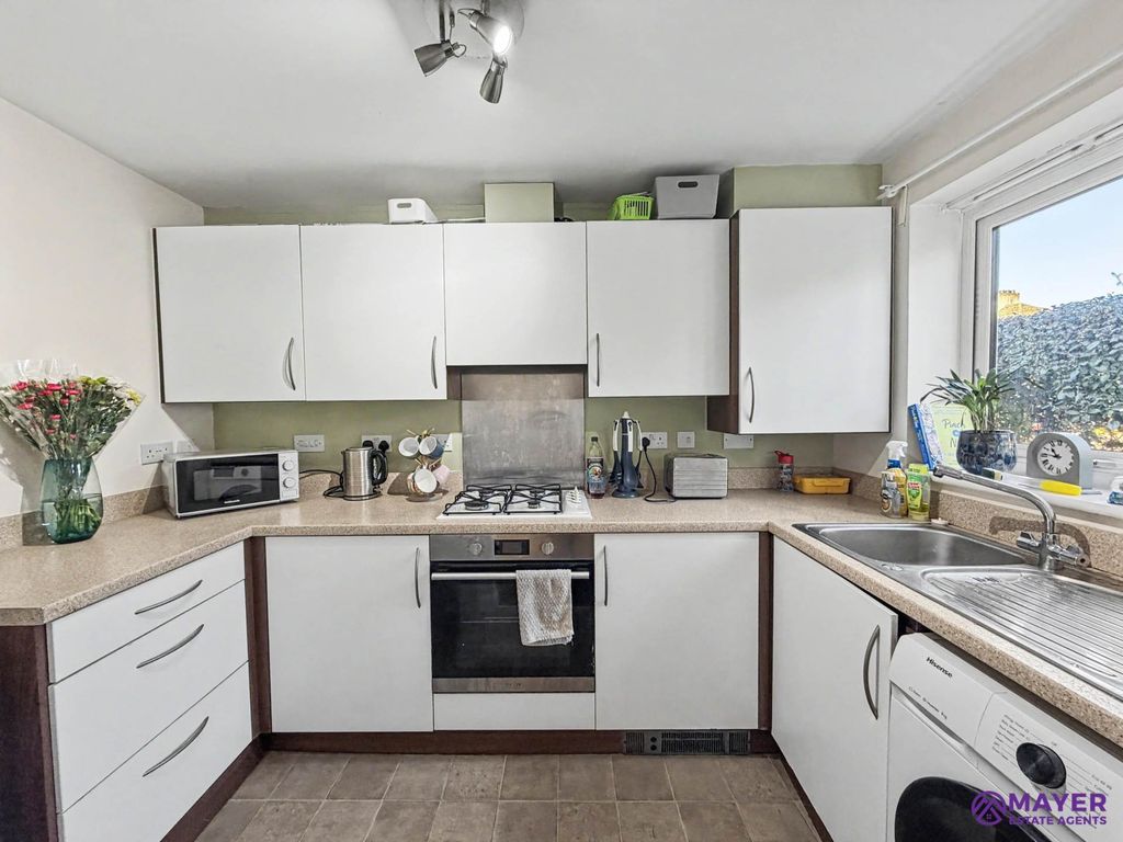 Property photo 3 of 12