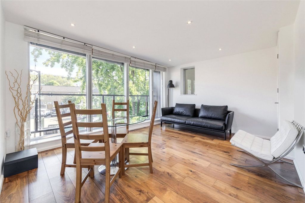 Property photo 3 of 15