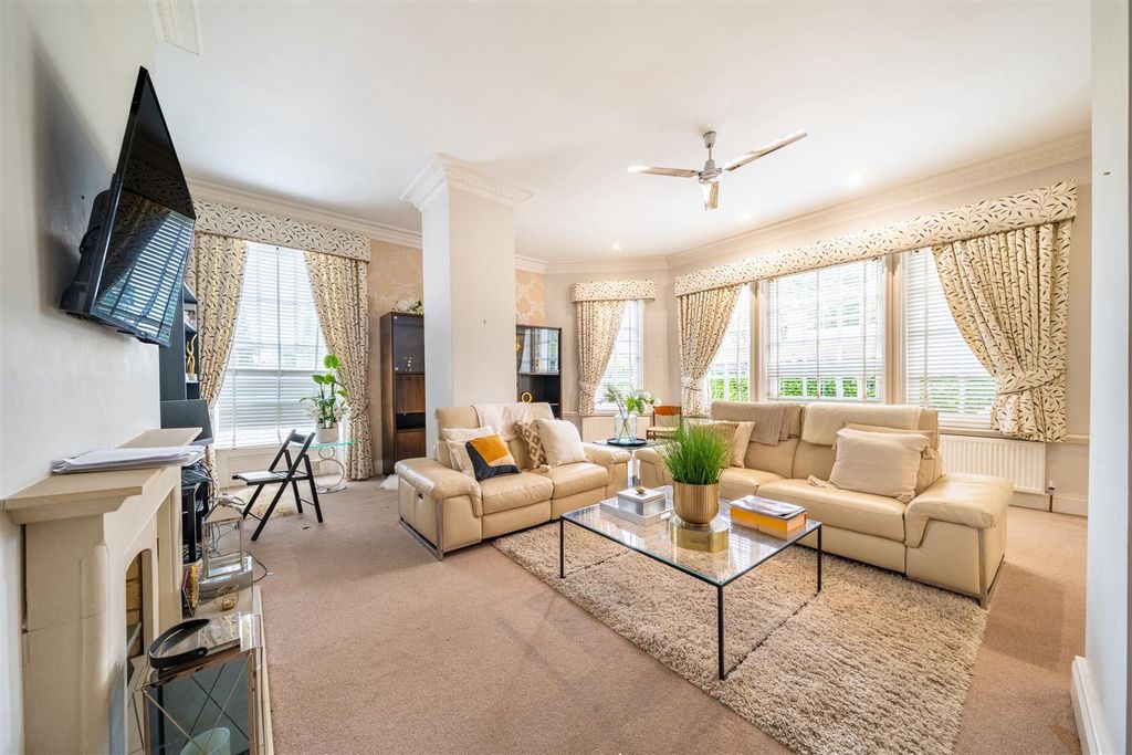 Property photo 2 of 16