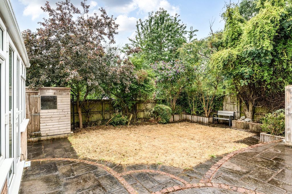 Property photo 2 of 14 Garden