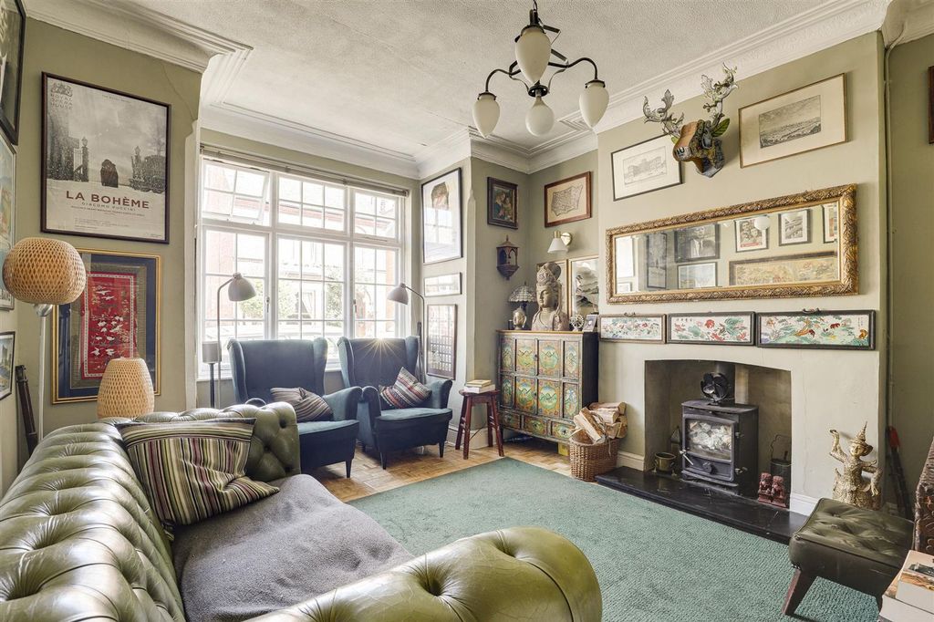 Property photo 2 of 19