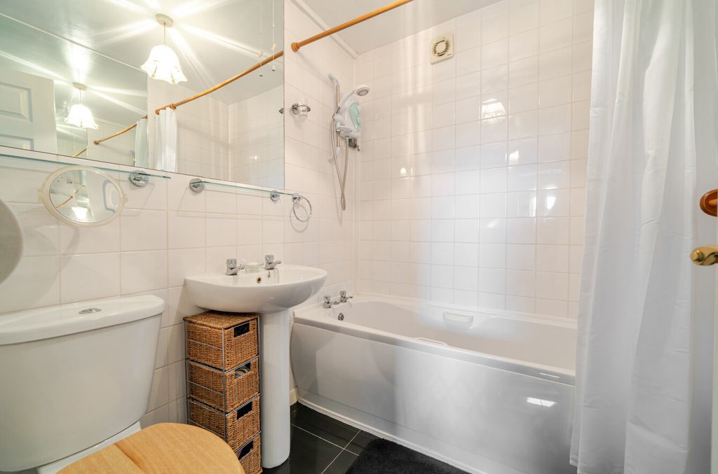 Additional image 9 of 3 bed flat for saleWheatlands Road, Paignton, Devon TQ4