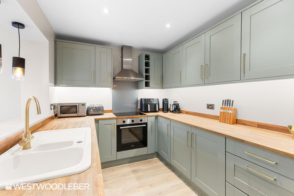 Property photo 3 of 25 Stoneleighdrive_25.Jpg