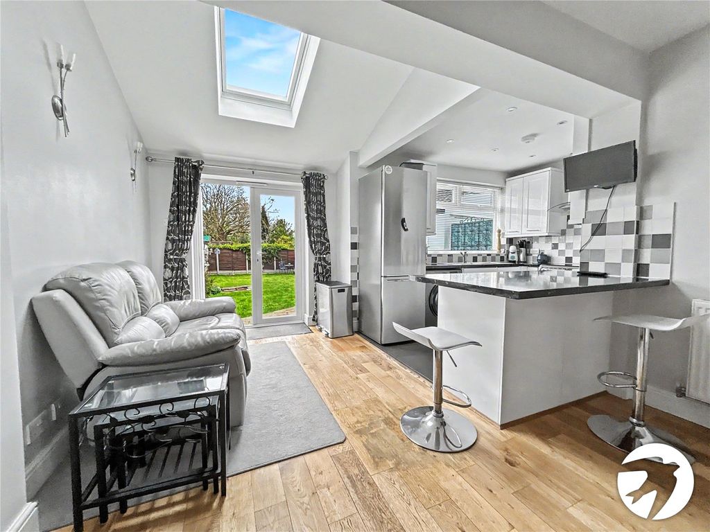 Property photo 3 of 26 Picture No. 02