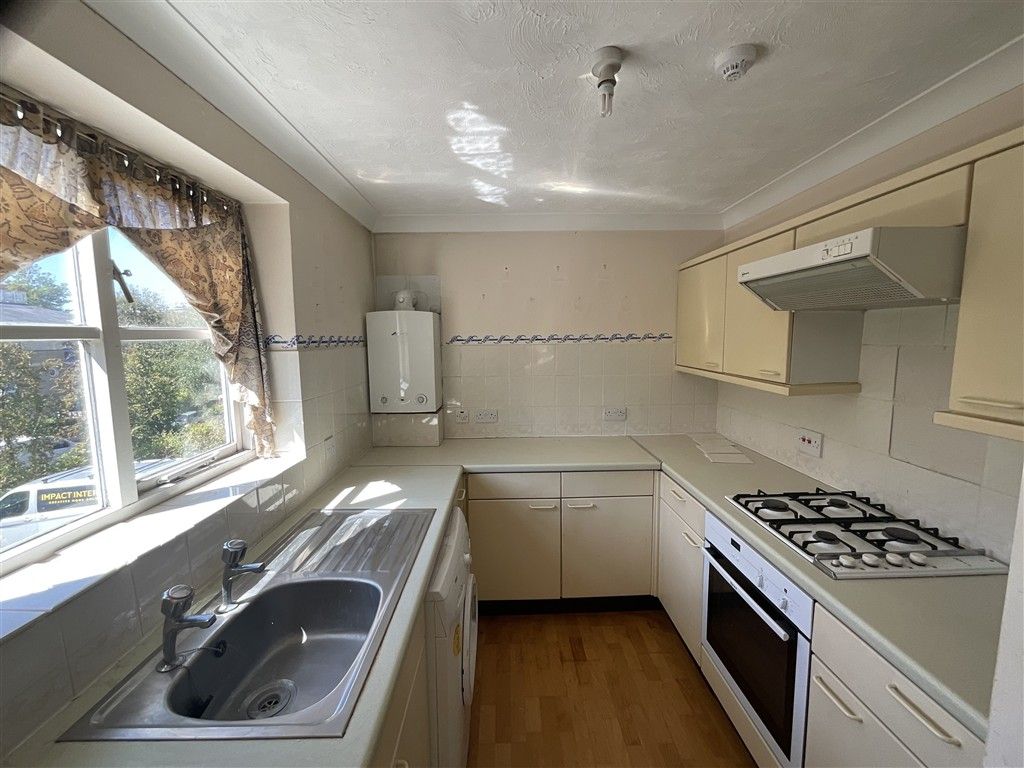 Property photo 2 of 11 Kitchen New