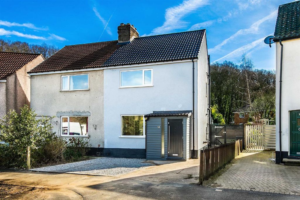 Property photo 3 of 14