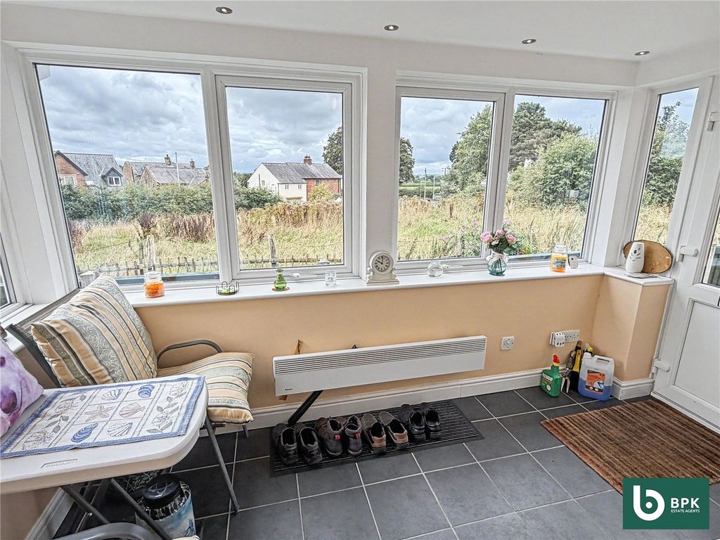 Property photo 2 of 25 Picture No. 15