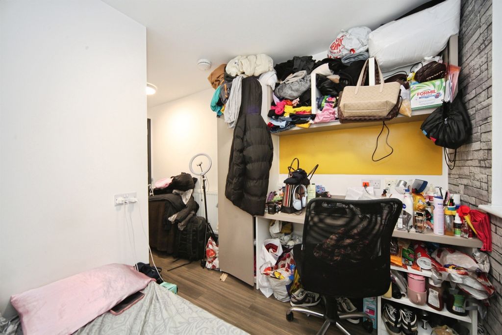 Property photo 3 of 7