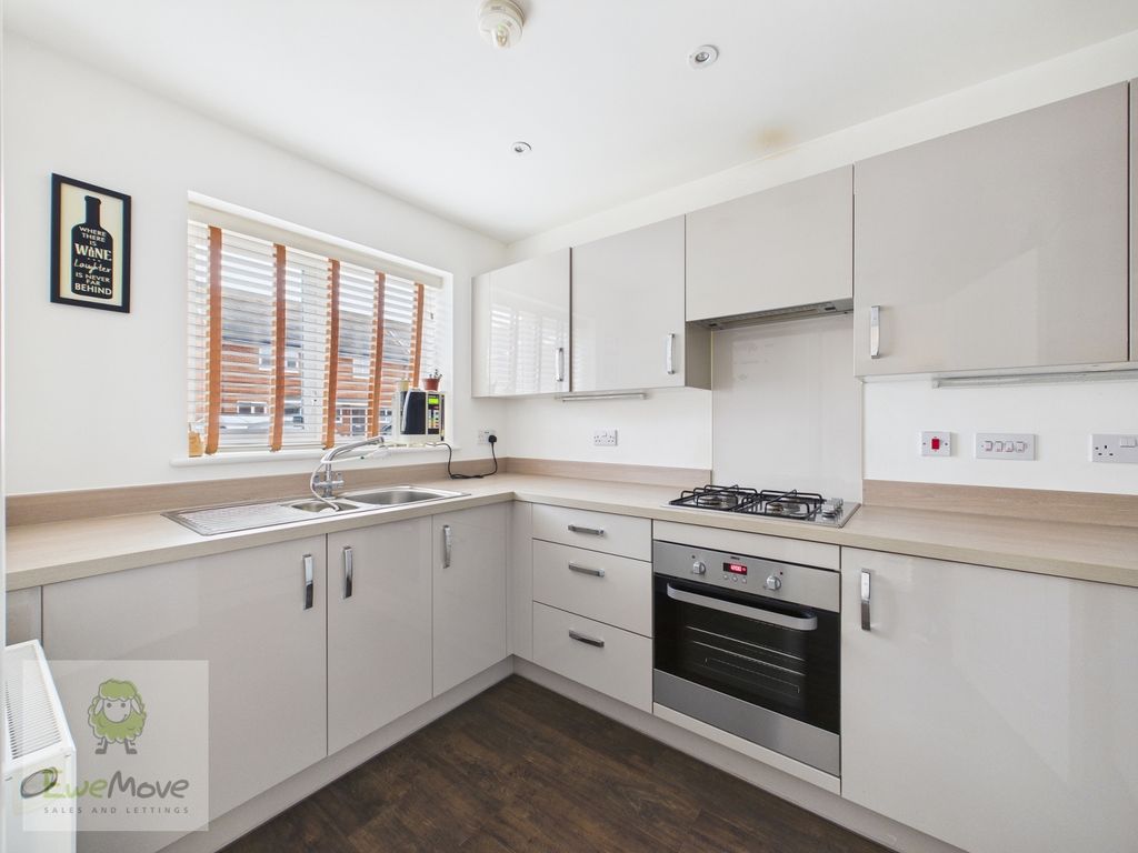 Property photo 2 of 17 Kitchen