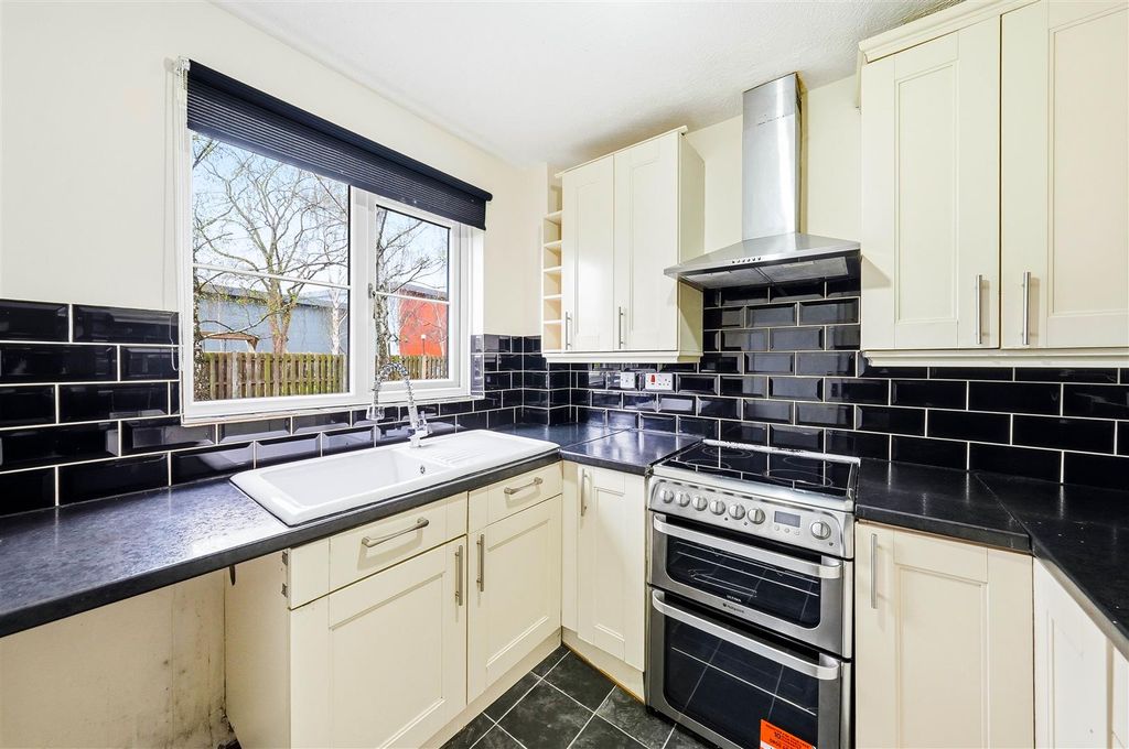 Property photo 2 of 21 Photos-23.Jpg