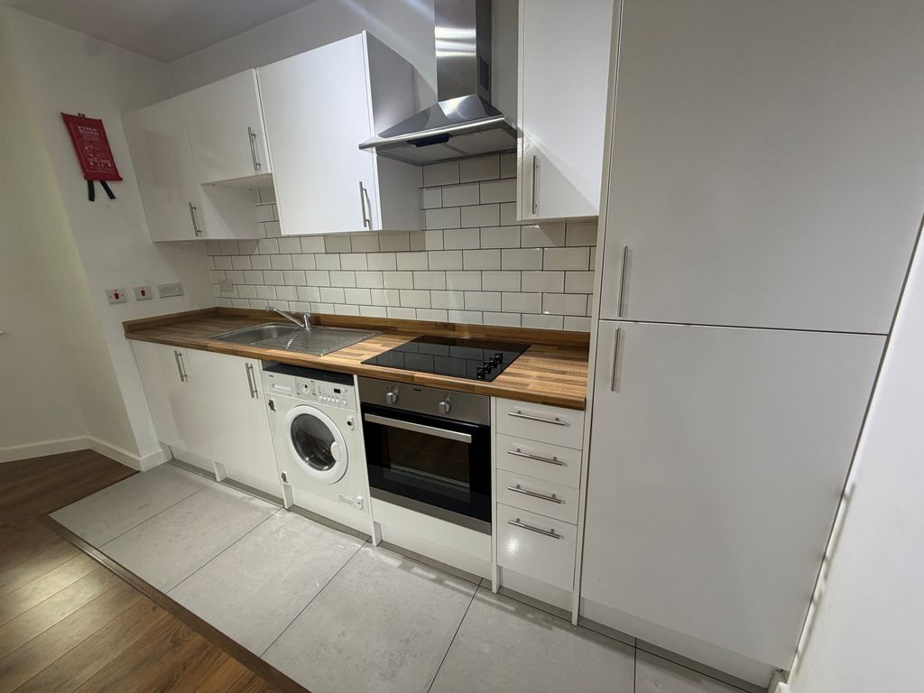 Property photo 2 of 7 Kitchen