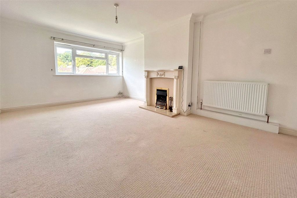 Property photo 3 of 8 Picture No. 15