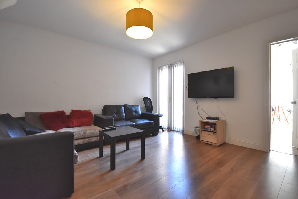 Property photo 3 of 4