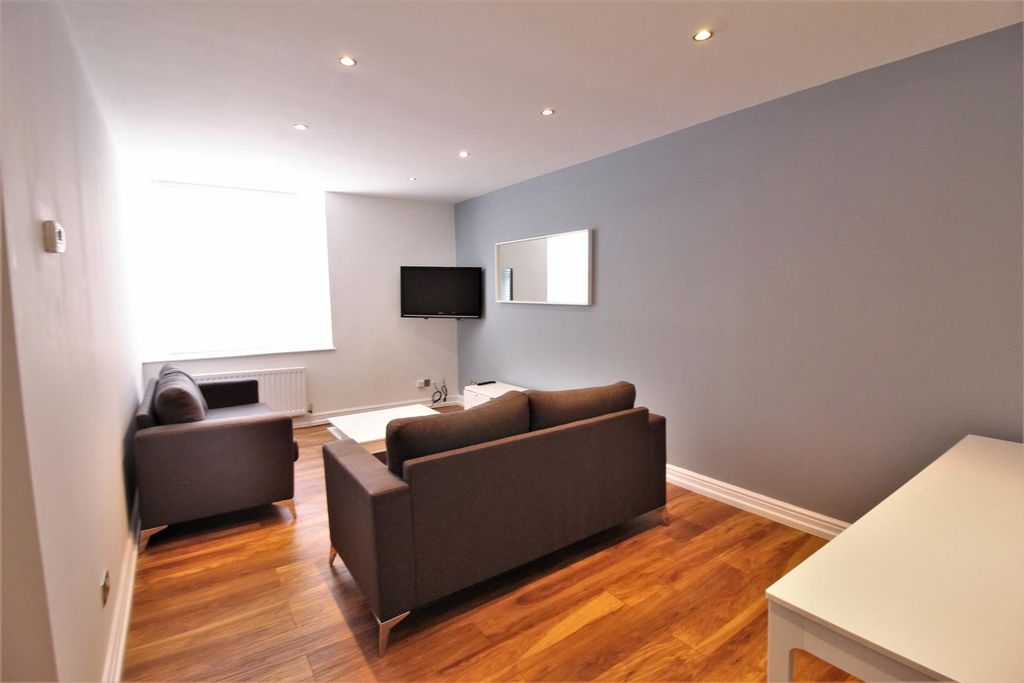Property photo 2 of 10 Img_1931.Jpg