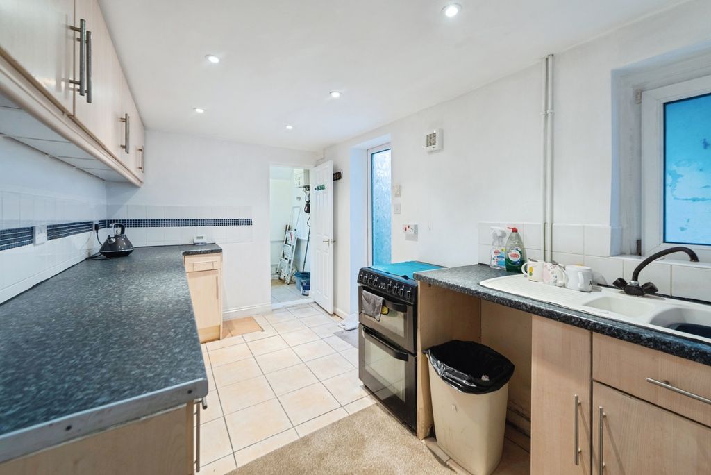 Property photo 3 of 11 Pbox-Img.Jpg