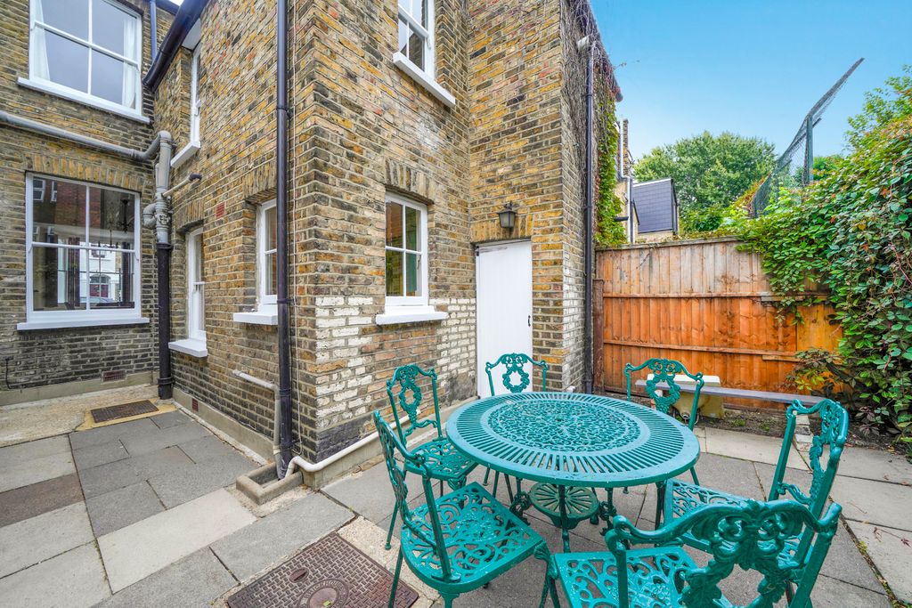 Property photo 3 of 14