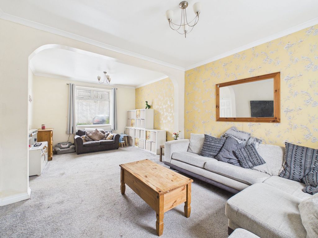 Property photo 2 of 24