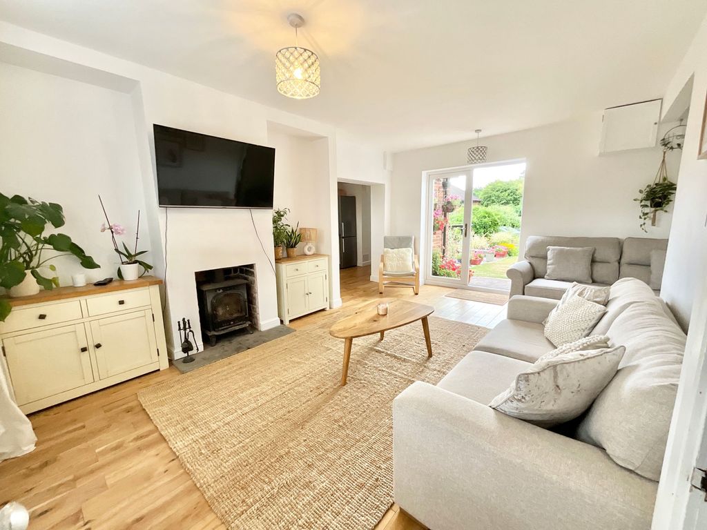 Property photo 2 of 31