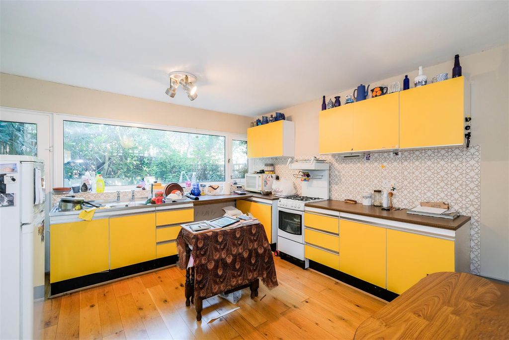 Property photo 2 of 18 11 Tavistock Road April 25-2.Jpg